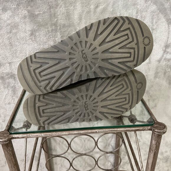 UGG Australia 1873 Bailey Button Triplet Suede Boots Sz 7 Gray - Picture 14 of 14